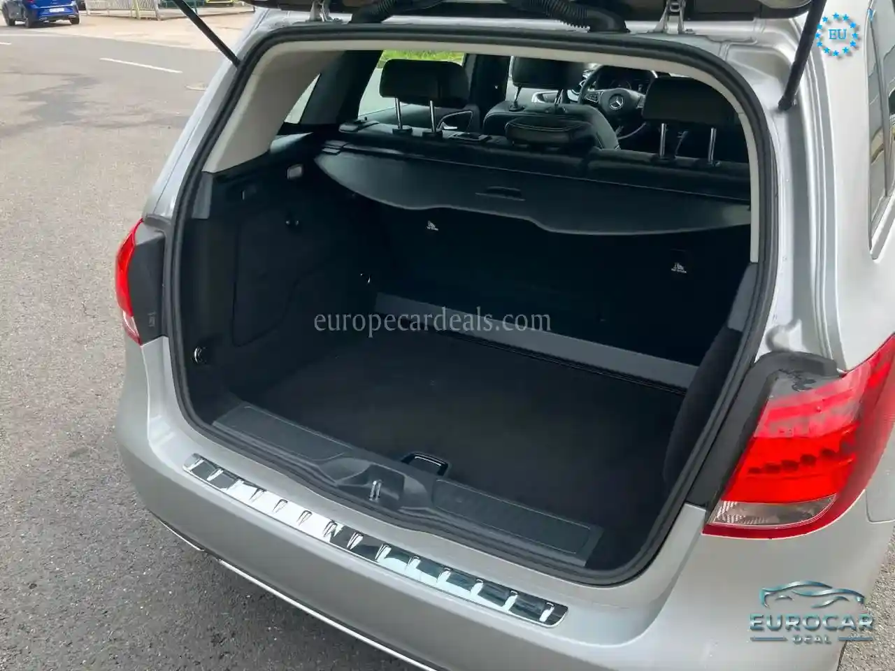Mercedes-Benz B 180