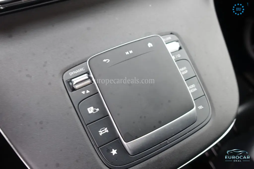 Mercedes-Benz V 220