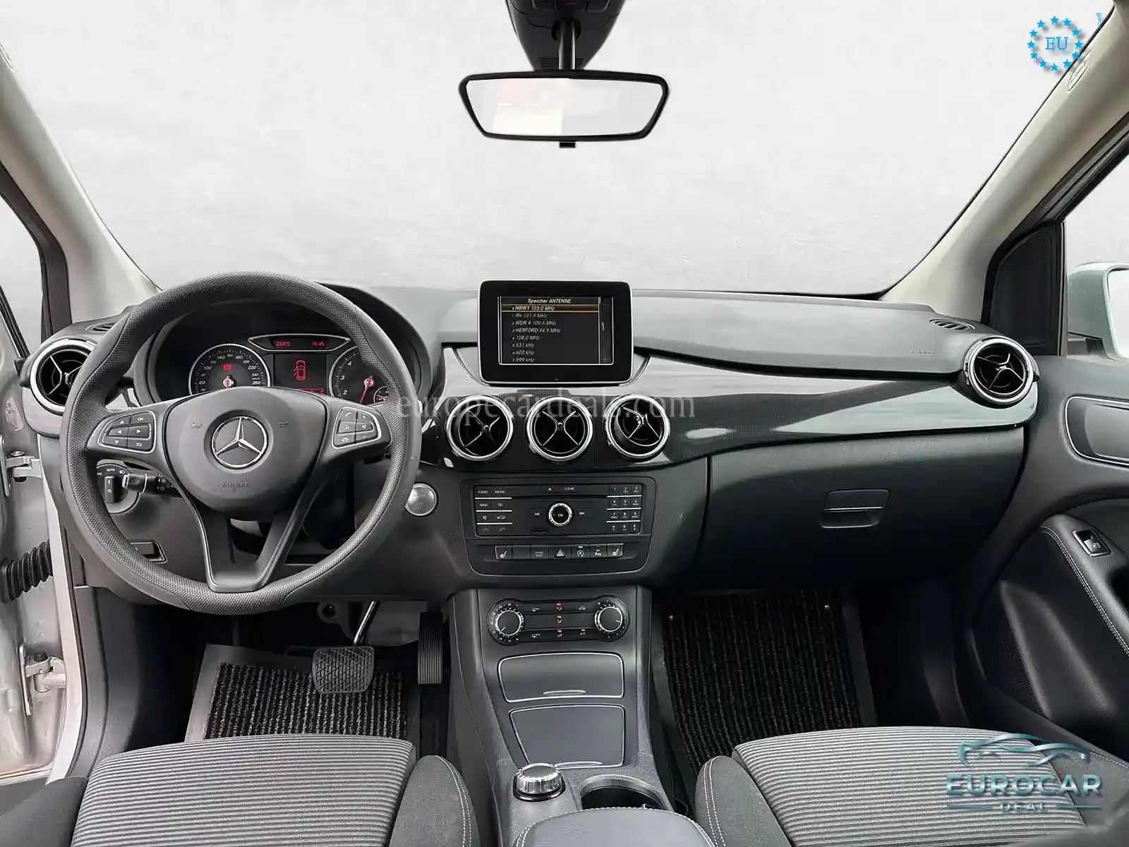 Mercedes-Benz B 180