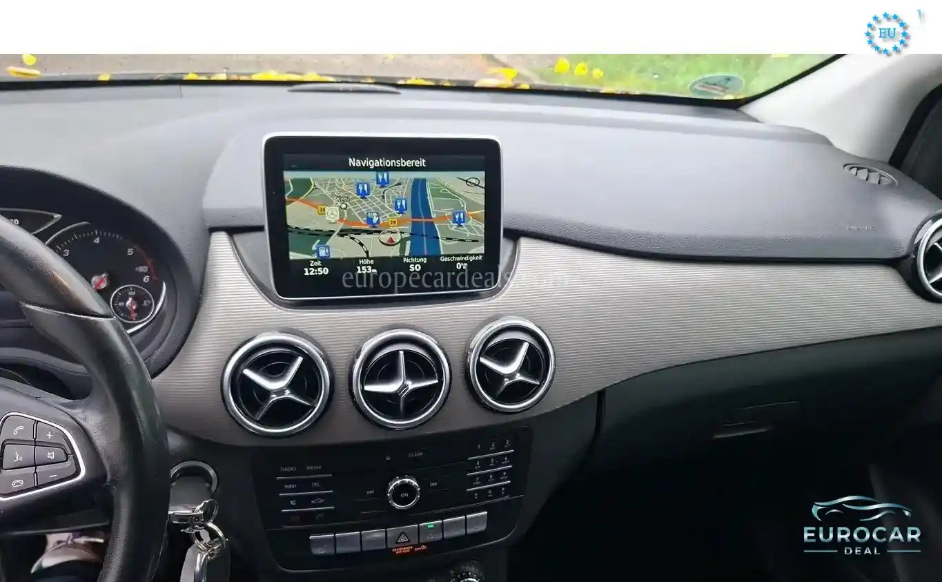 Mercedes-Benz B 180