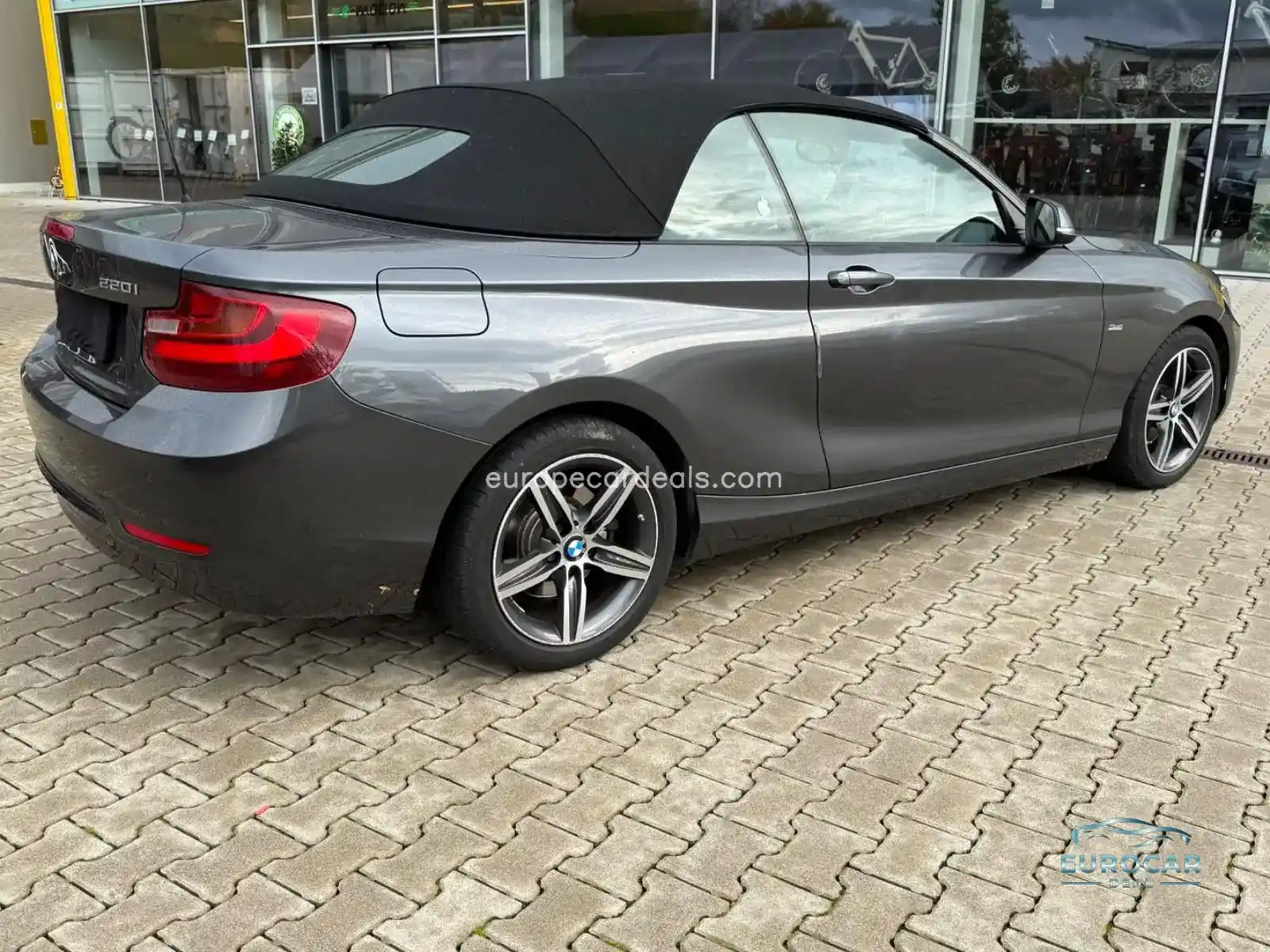 BMW 220