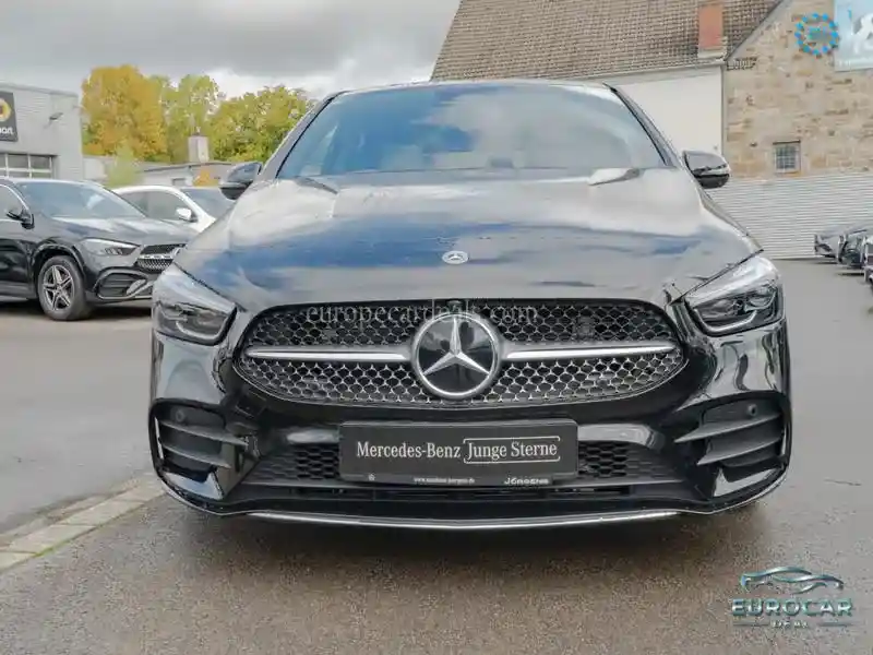 Mercedes-Benz B 180