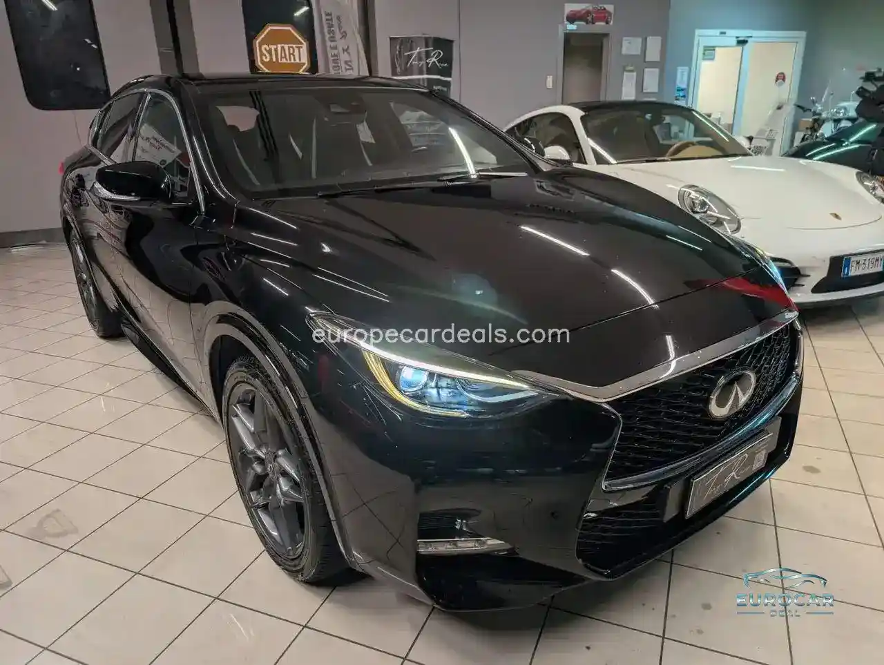 Infiniti Q30