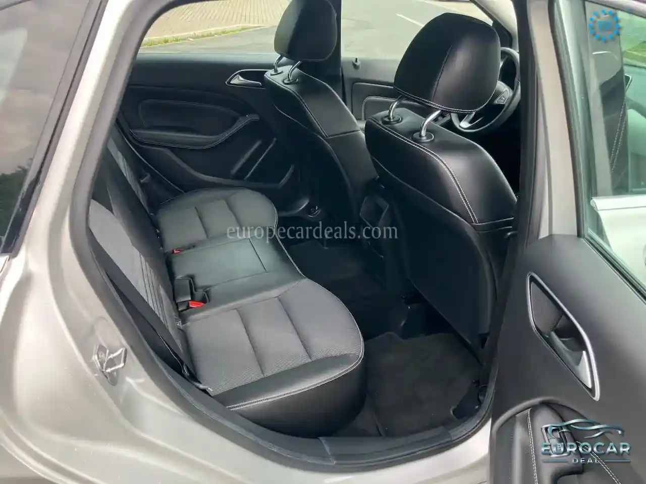 Mercedes-Benz B 180