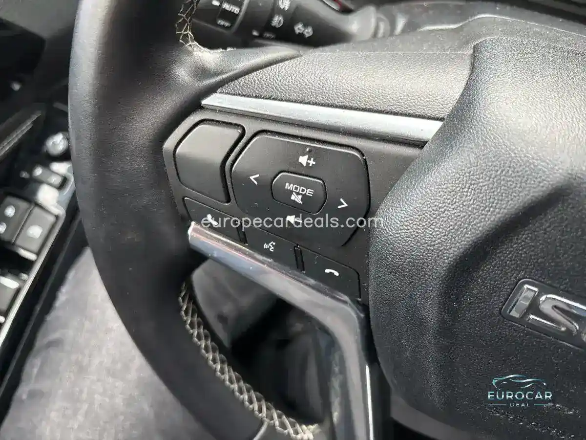 Double Cab 4WD V-CROSS A/T MODE-CAB Fahrw.