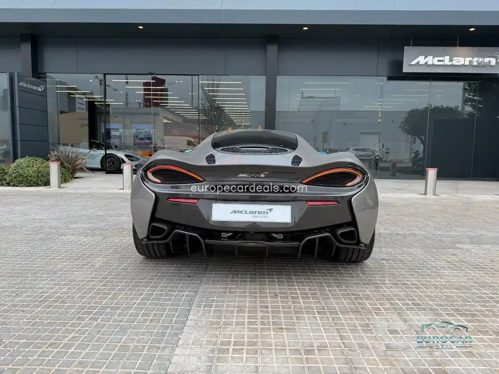 McLaren 570GT