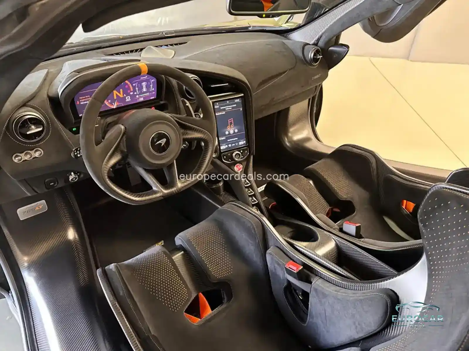 McLaren 765LT