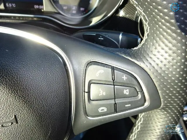 Mercedes-Benz V 220