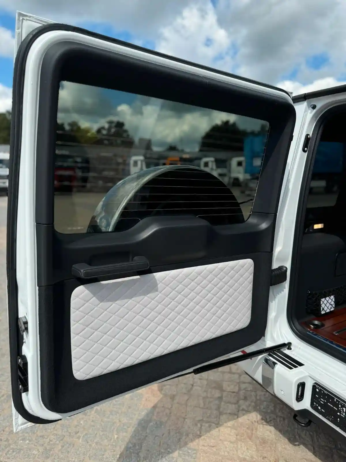 Mercedes-Benz G 500