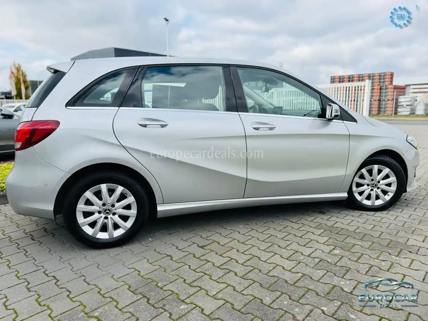 Mercedes-Benz B 180