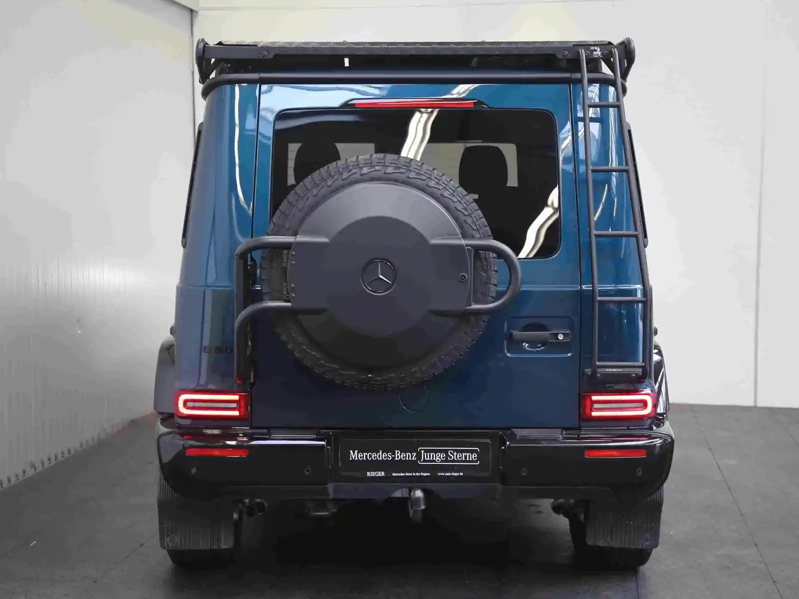 Mercedes-Benz G 500