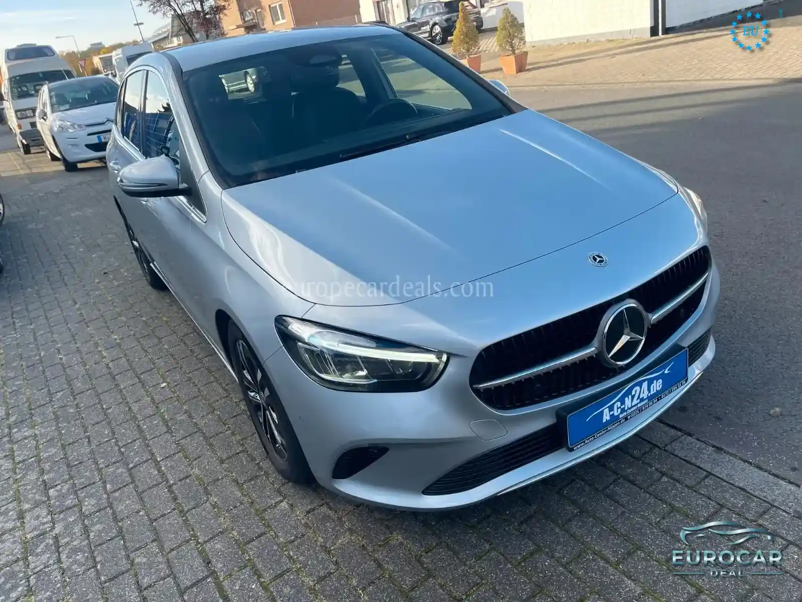 Mercedes-Benz B 180