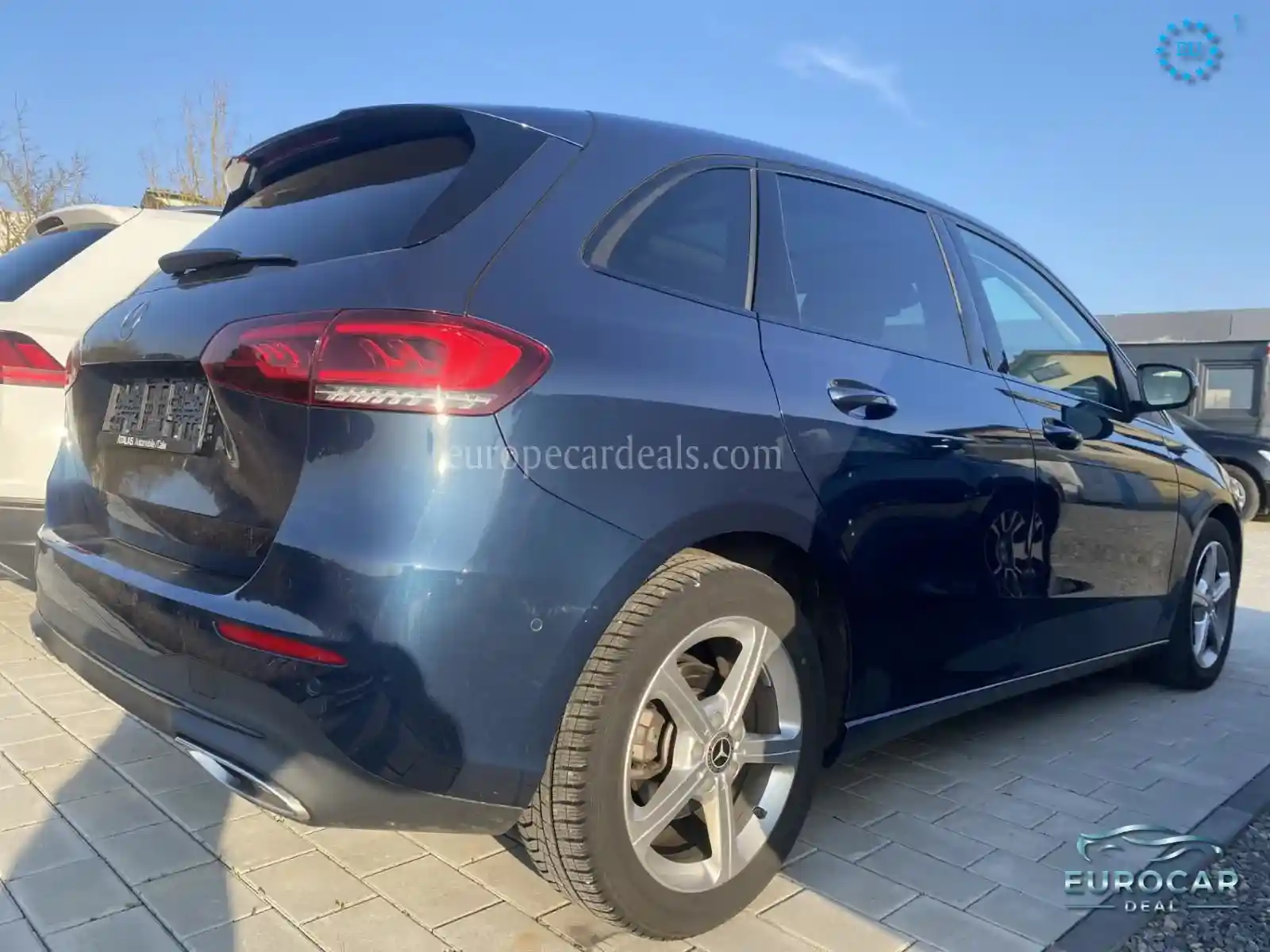 Mercedes-Benz B 180