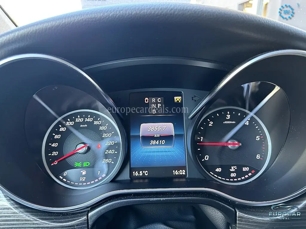 Mercedes-Benz V 220