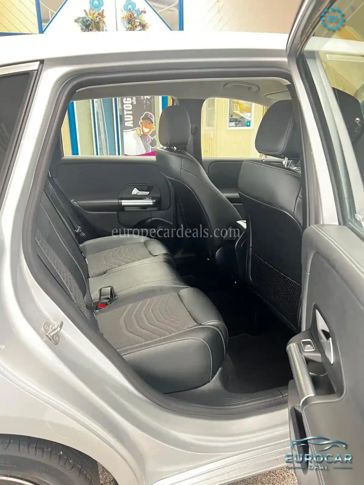 Mercedes-Benz B 180