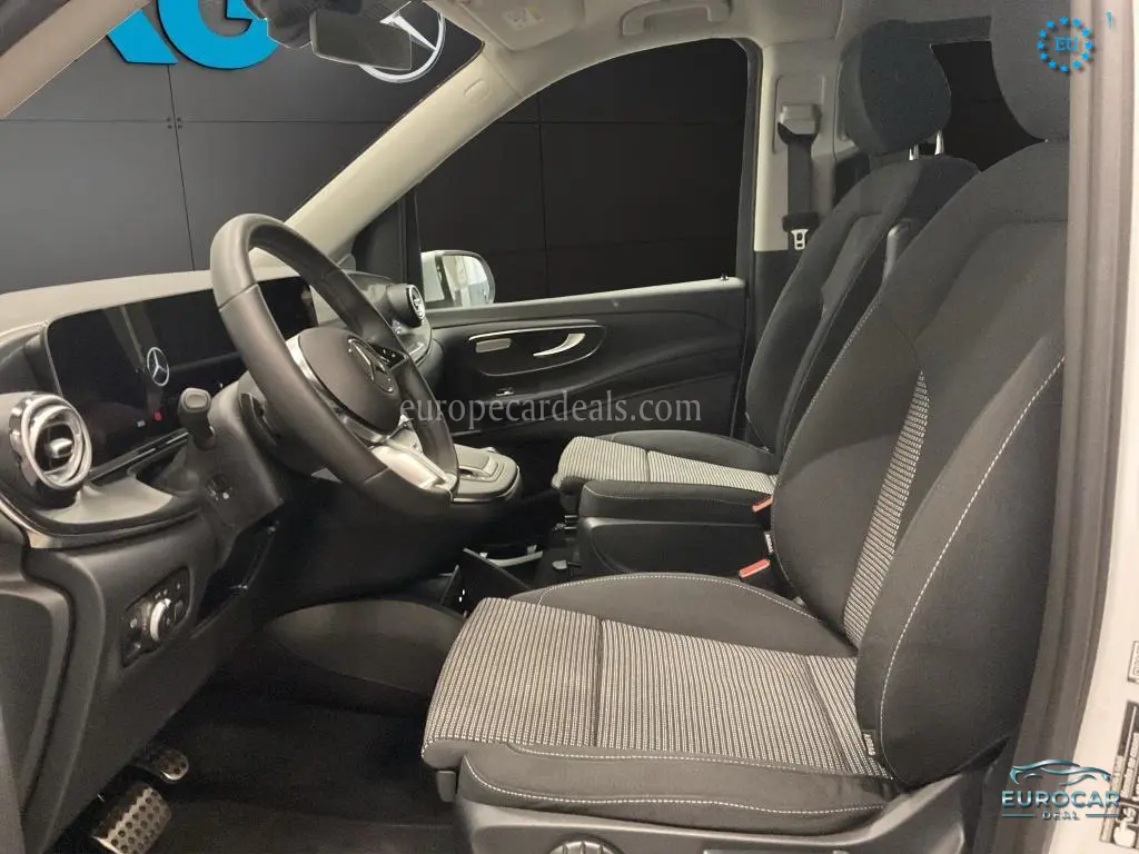 Mercedes-Benz V 220
