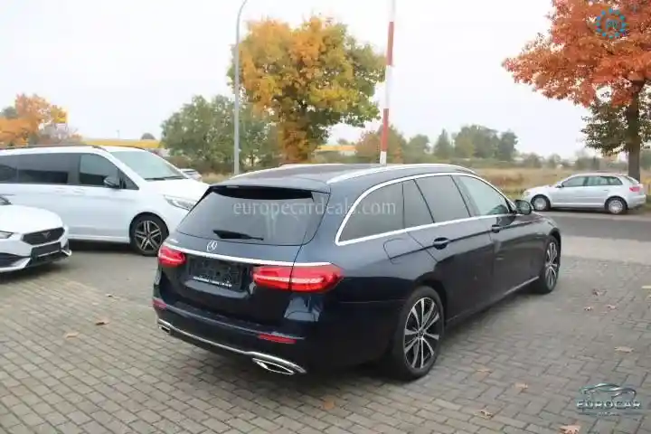 Mercedes-Benz E 300