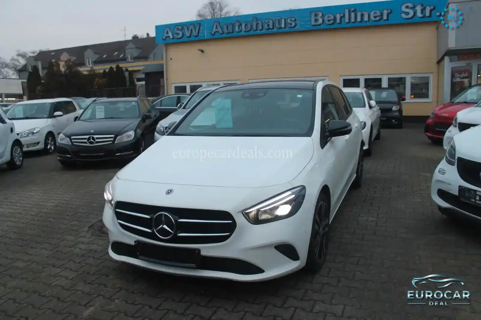 Mercedes-Benz B 180
