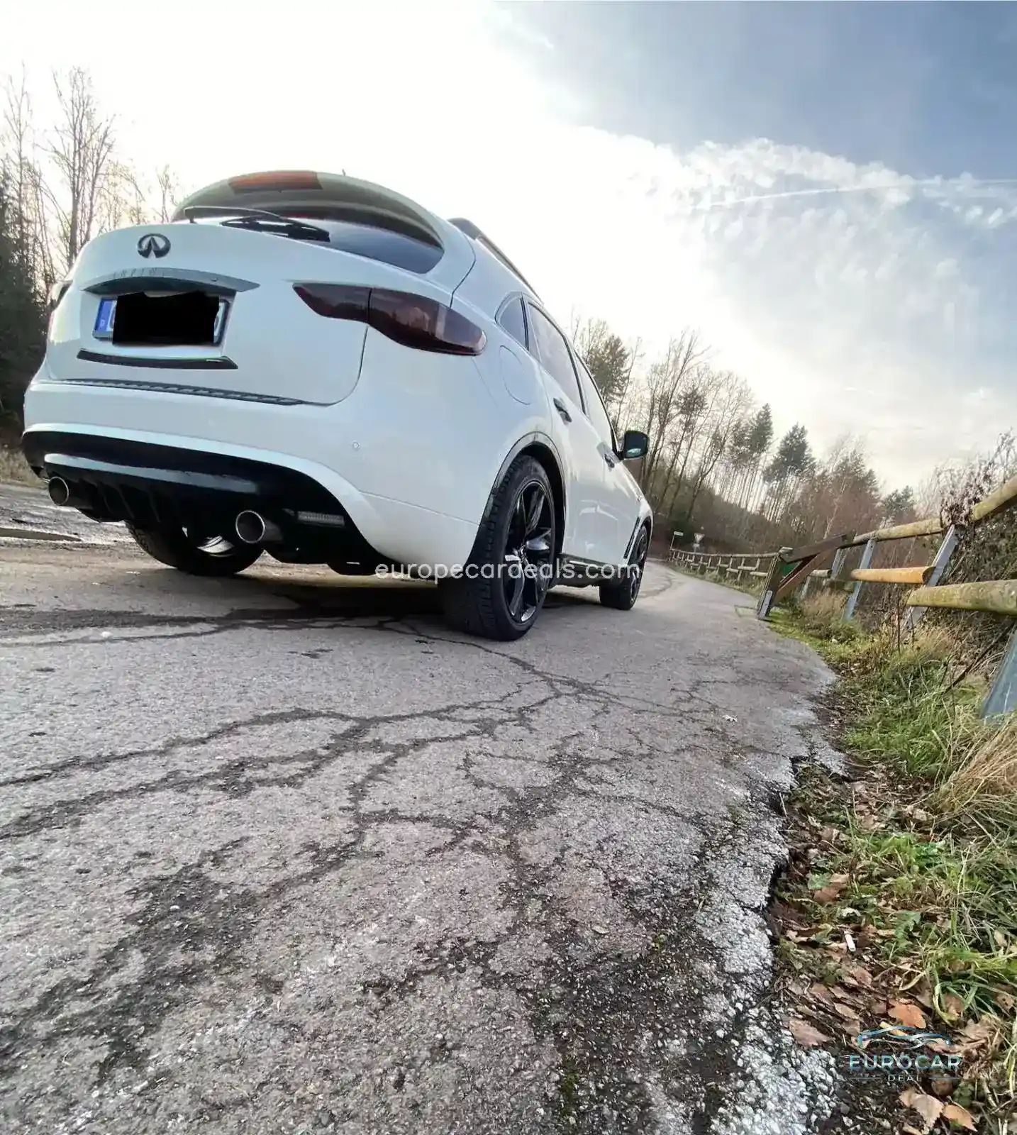 Infiniti QX70