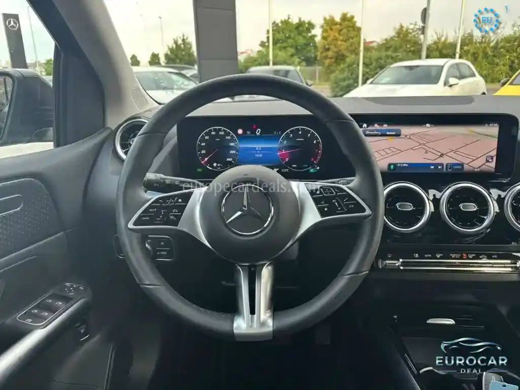 Mercedes-Benz B 180
