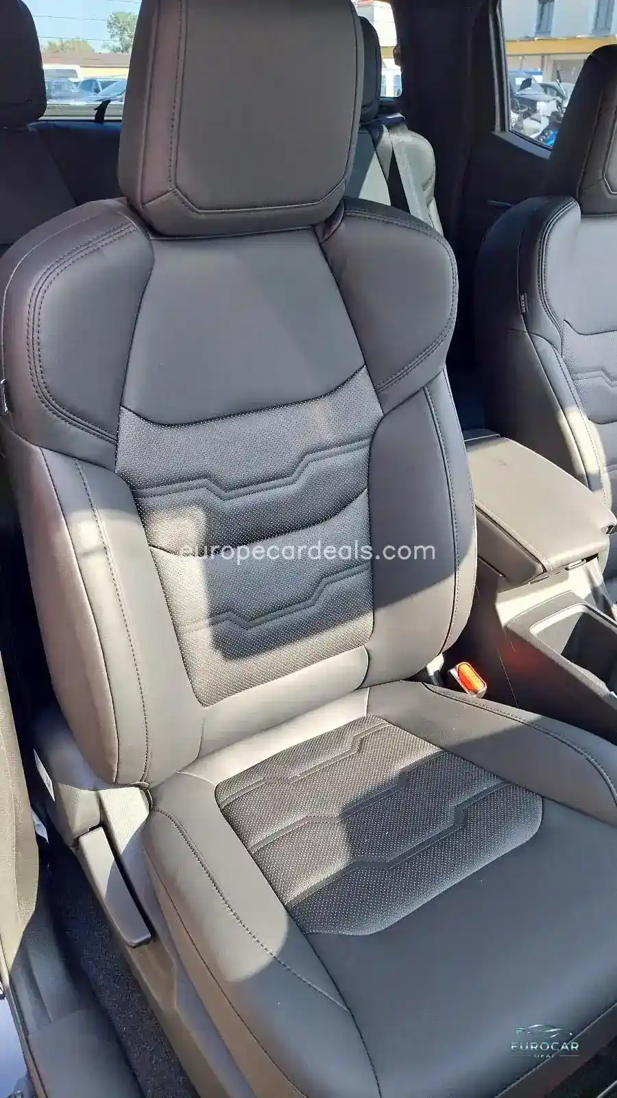 Double Cab 4×4 V-Cross A/T