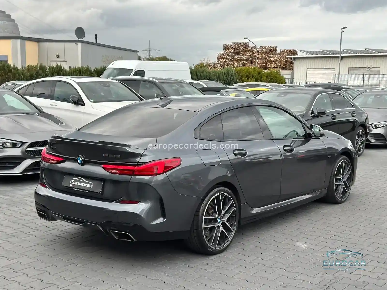 BMW M235