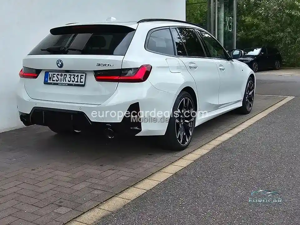 BMW 330