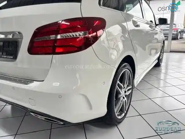Mercedes-Benz B 200