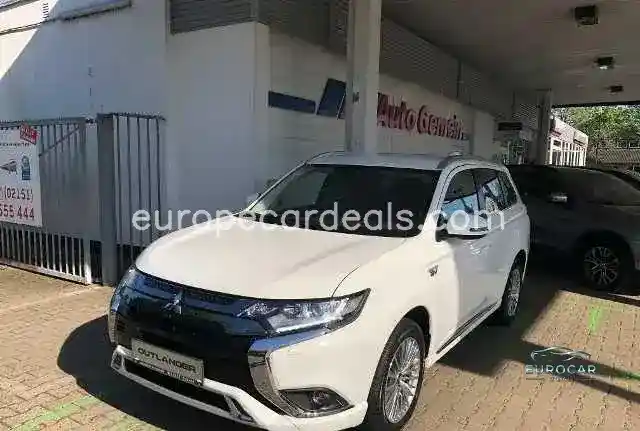 Mitsubishi Plug-in Hybrid Outlander