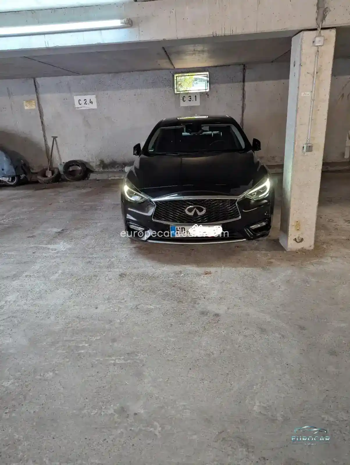 Infiniti Q30