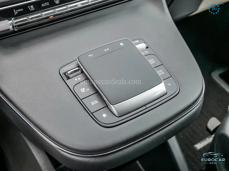 Mercedes-Benz V 220