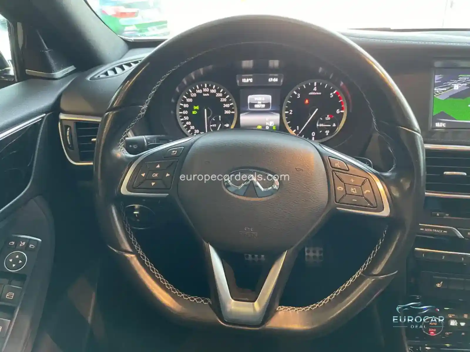 Infiniti Q30