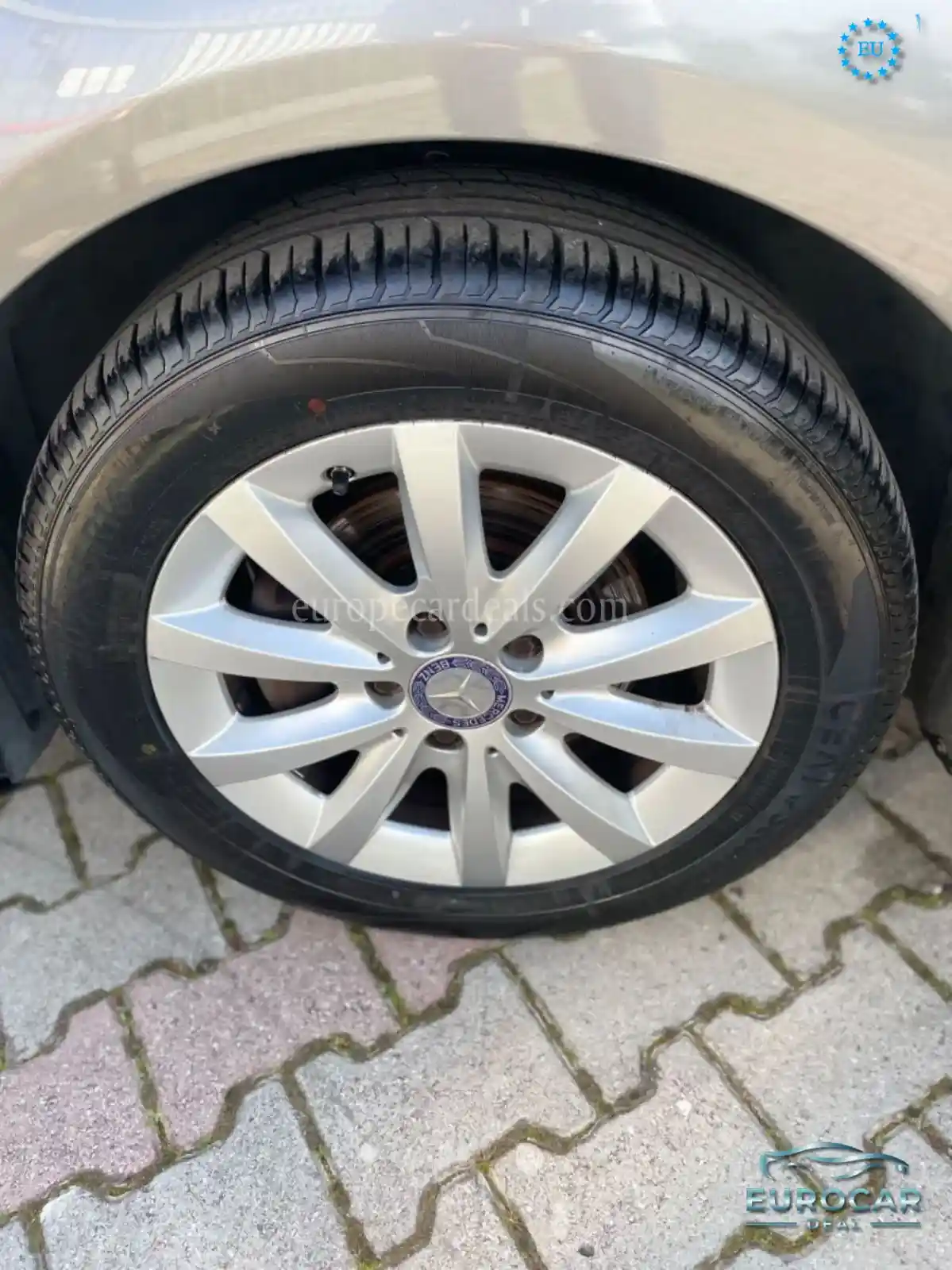Mercedes-Benz B 180