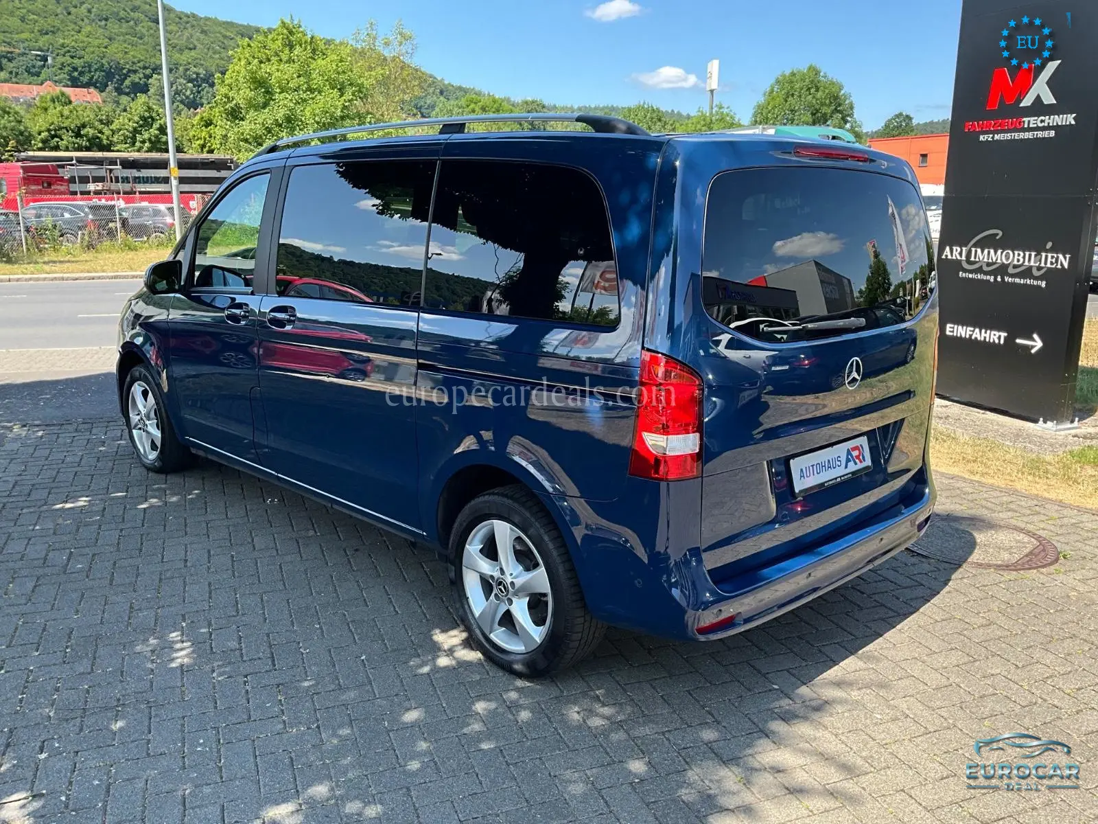 Mercedes-Benz V 220