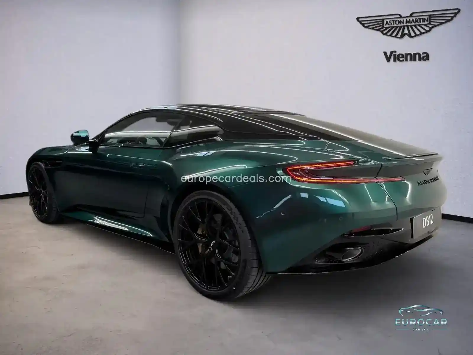 Aston Martin DB12