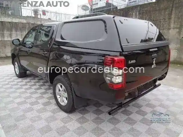 Mitsubishi L200