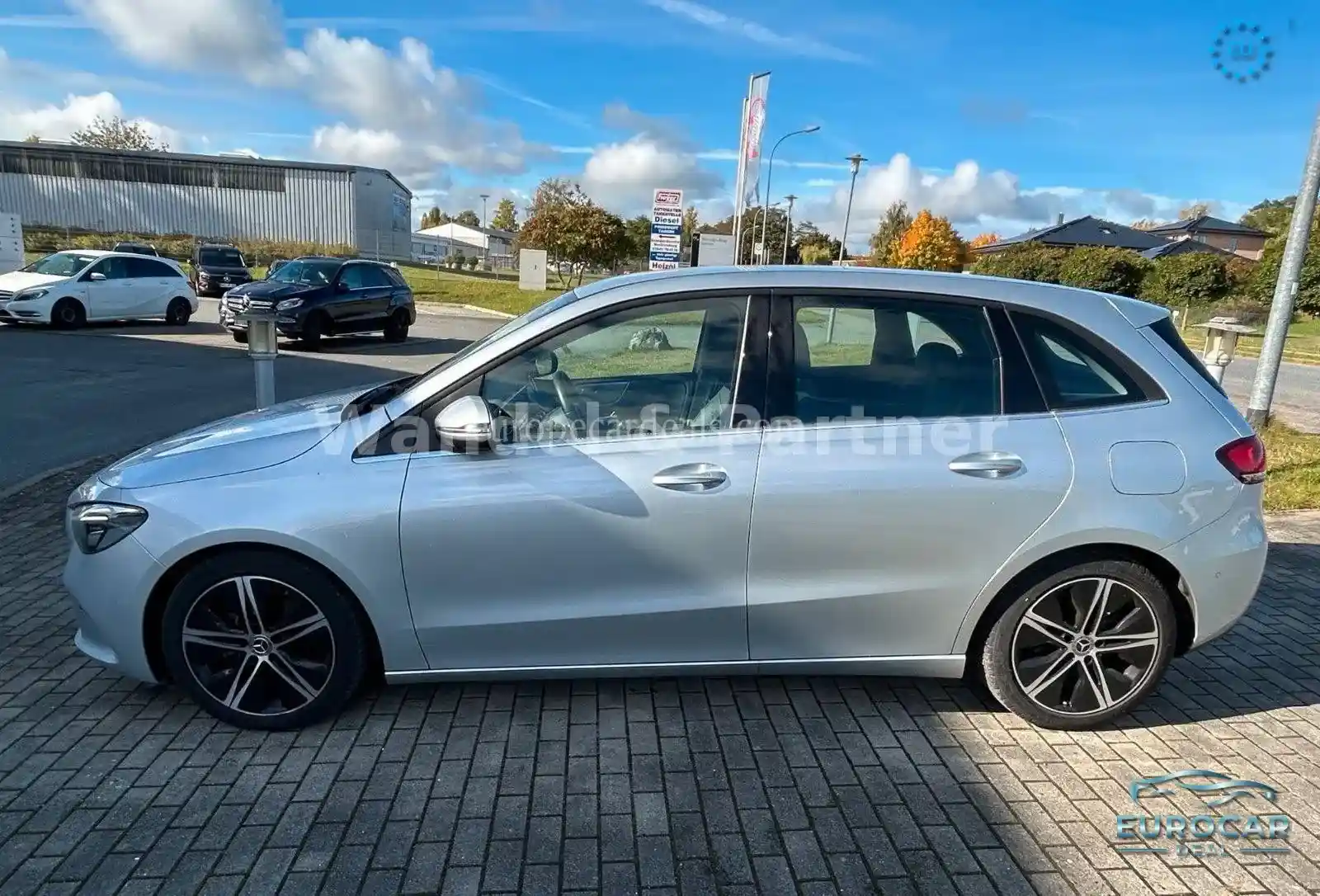 Mercedes-Benz B 180