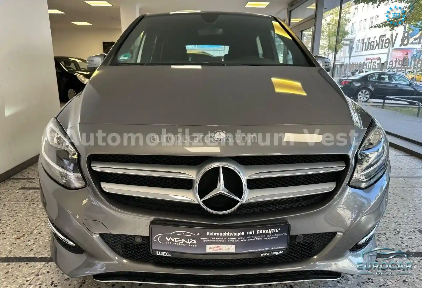 Mercedes-Benz B 180