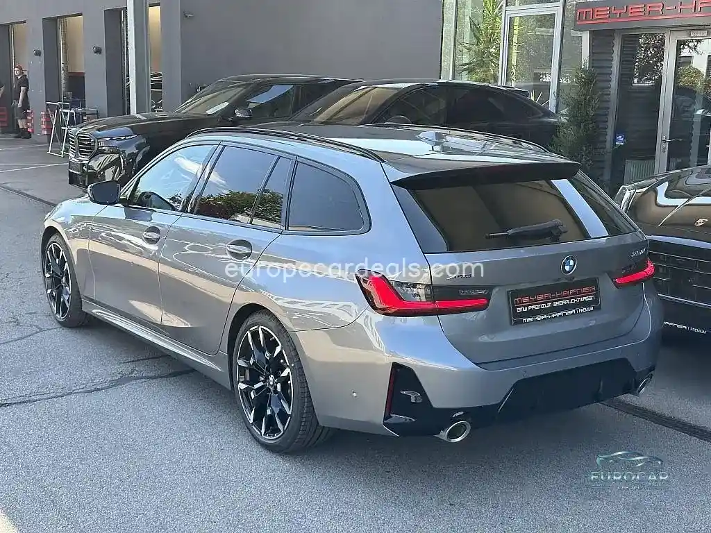 BMW 330