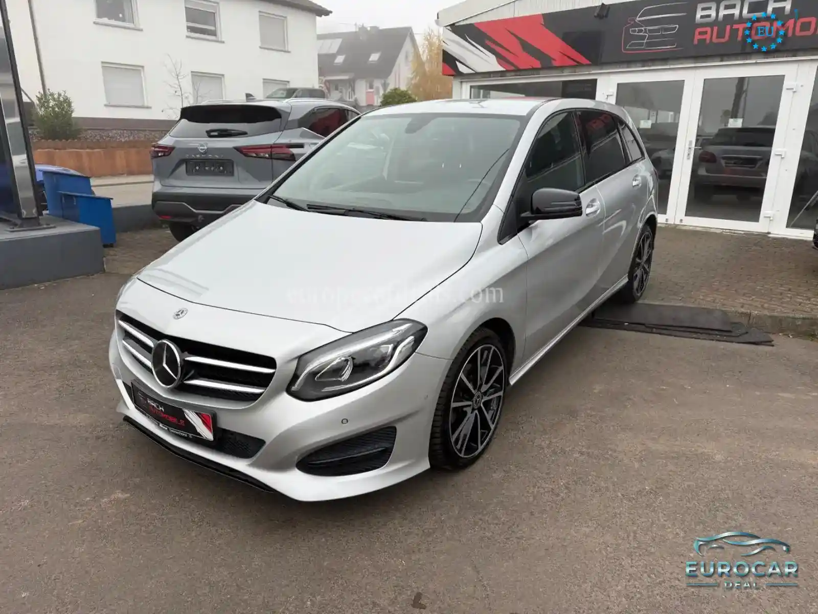 Mercedes-Benz B 180