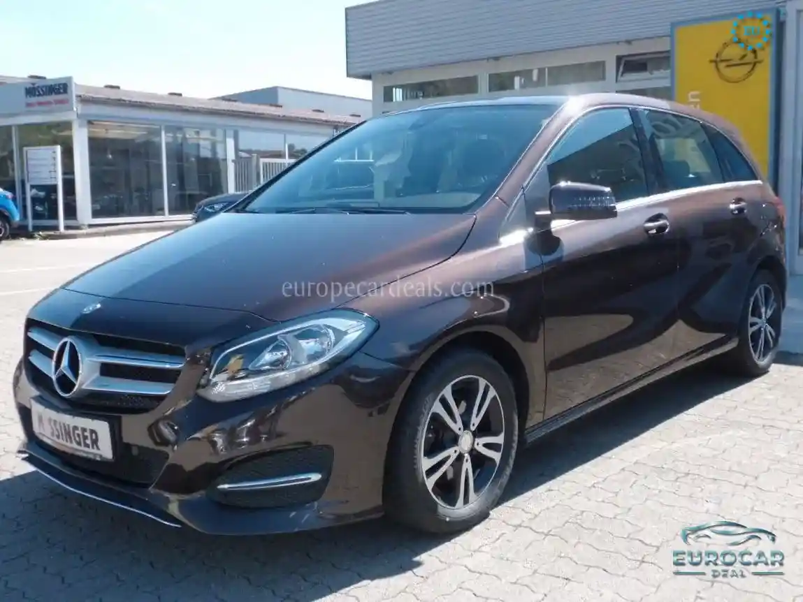 Mercedes-Benz B 180