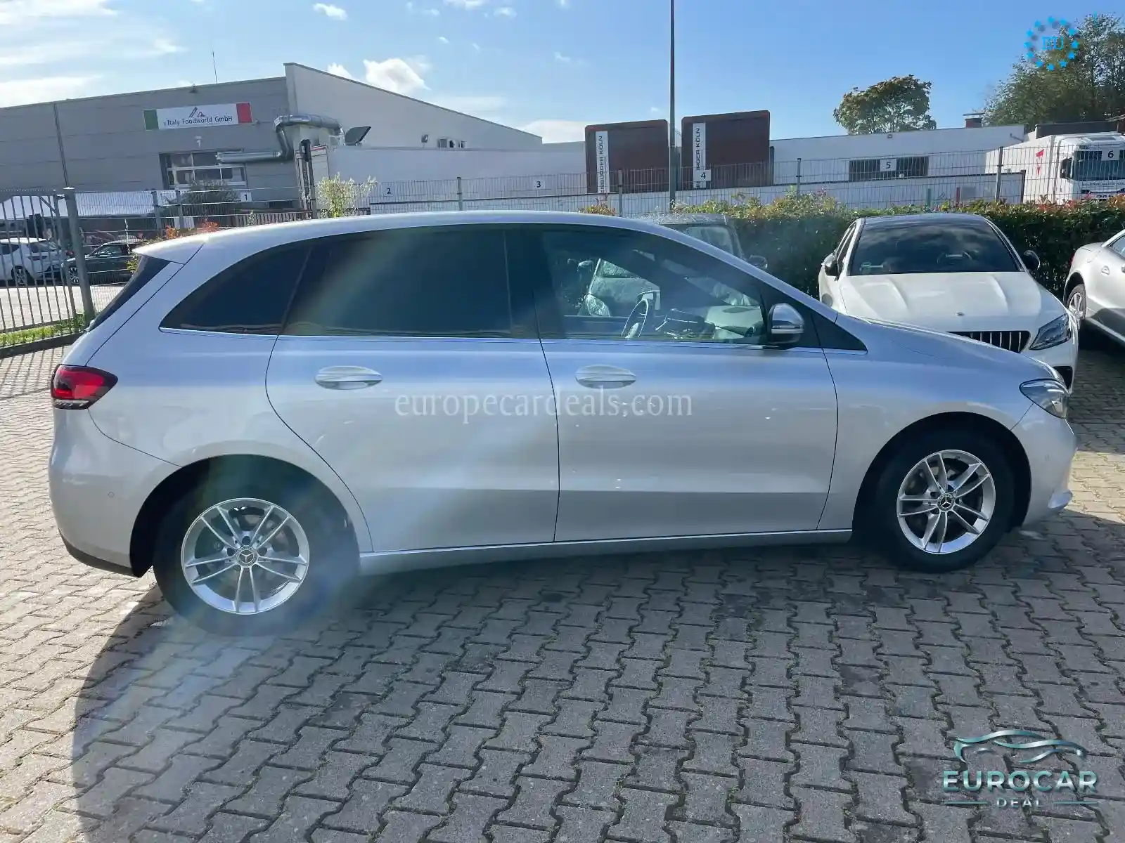 Mercedes-Benz B 180