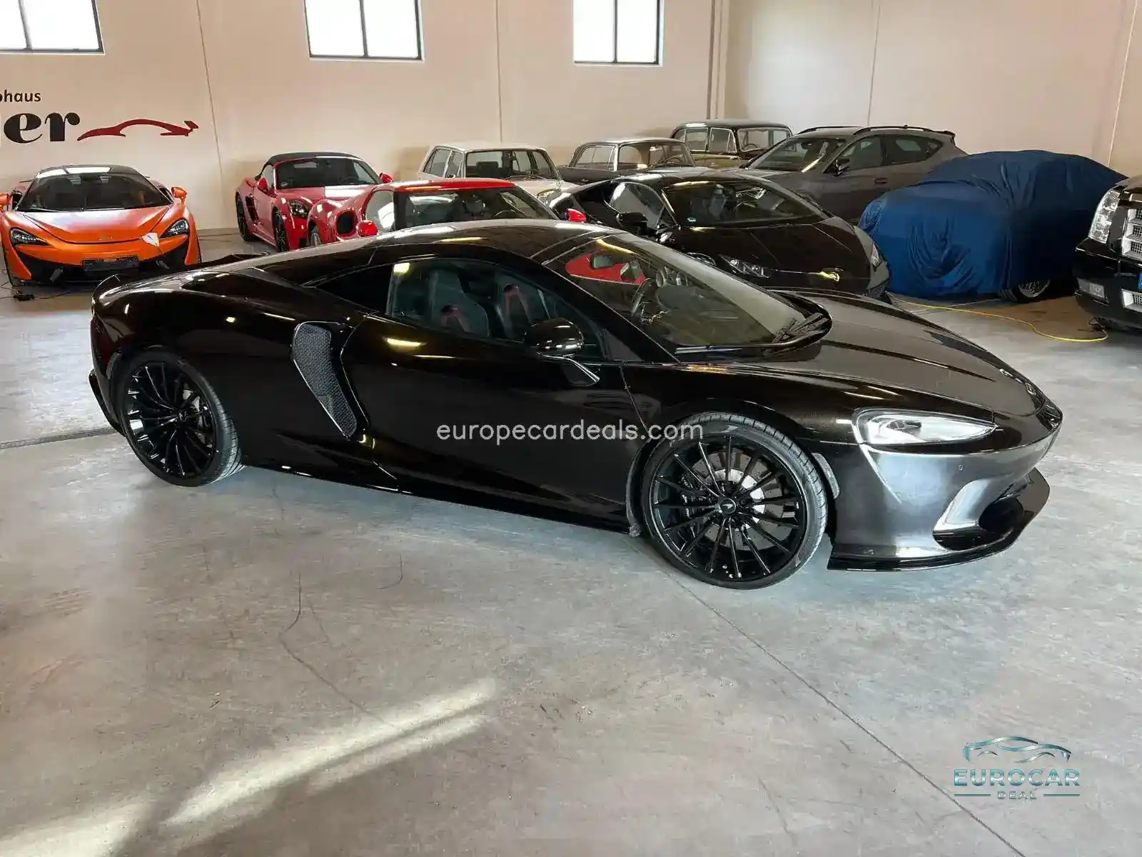 McLaren GT