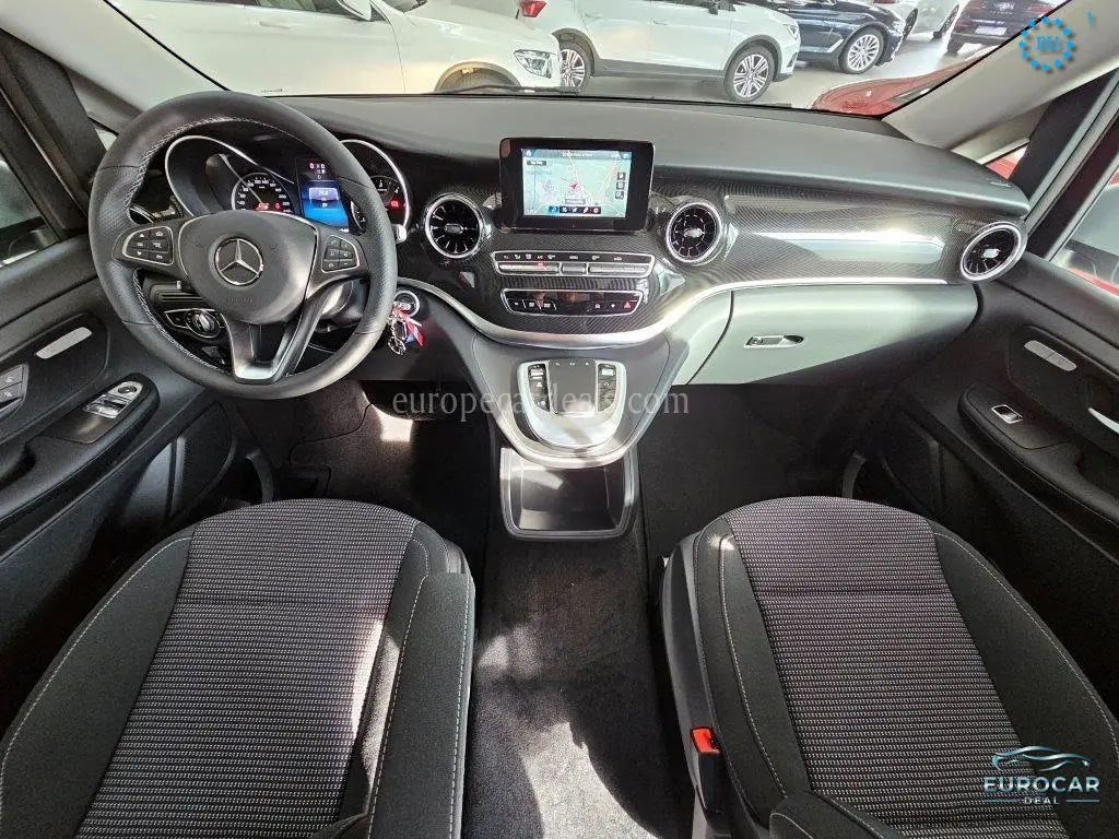 Mercedes-Benz V 220
