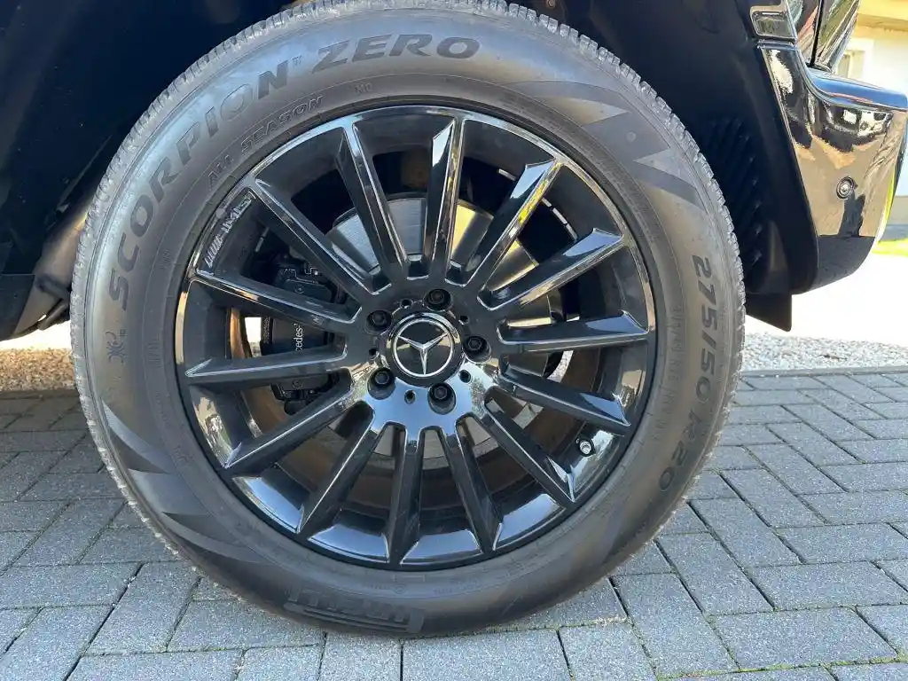 Mercedes-Benz G 500
