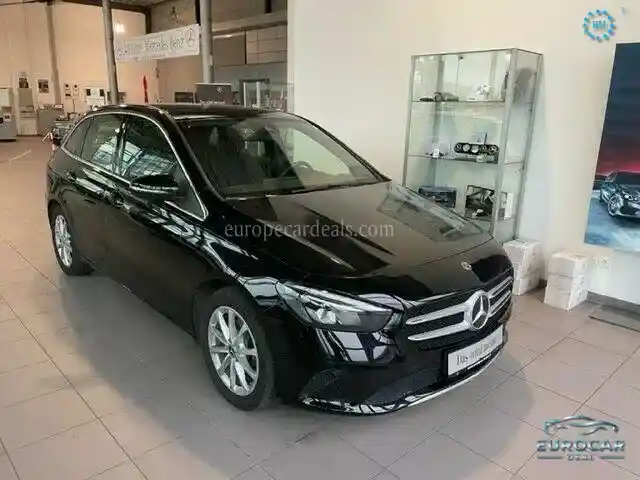 Mercedes-Benz B 180
