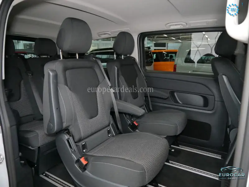 Mercedes-Benz V 220