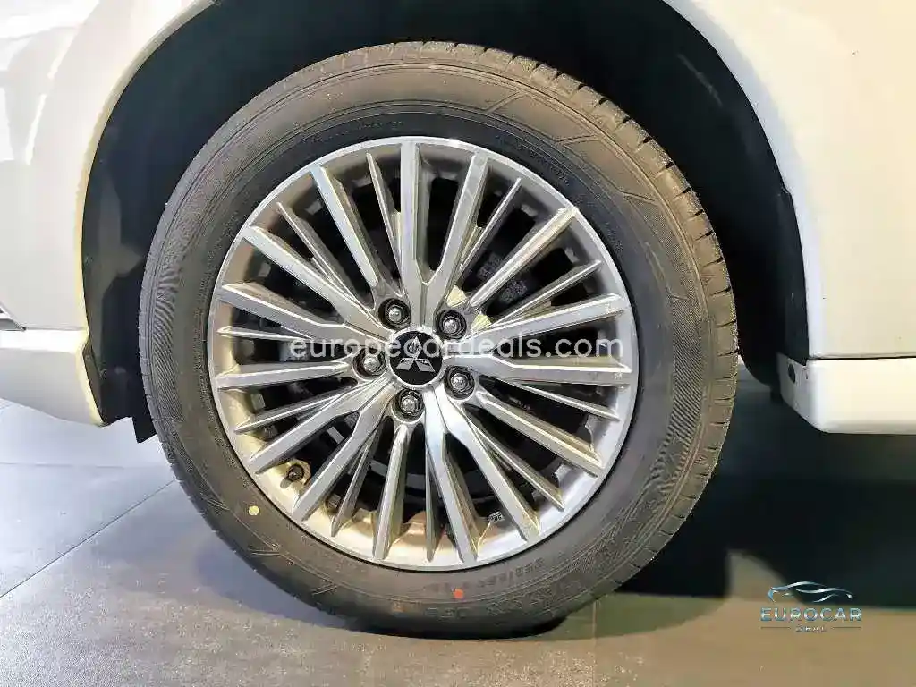 Mitsubishi Plug-in Hybrid Outlander