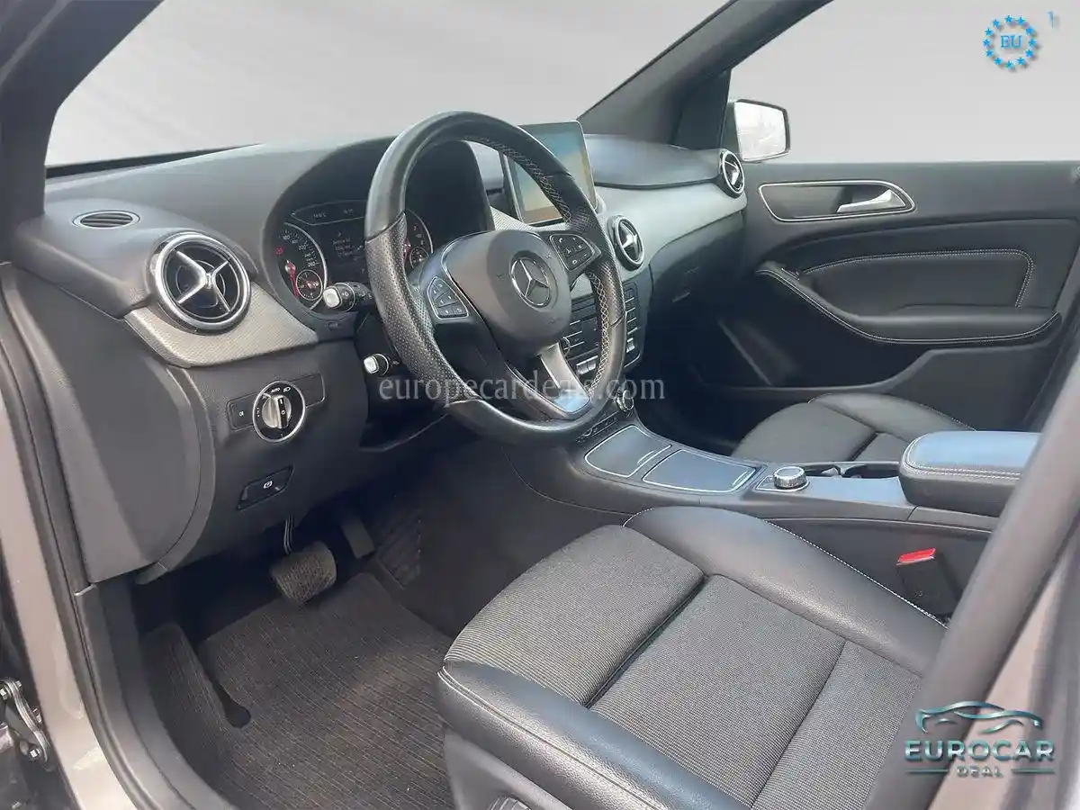 Mercedes-Benz B 180