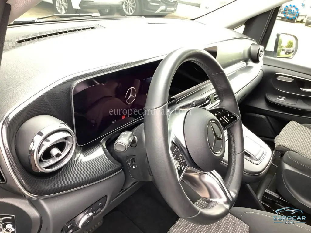 Mercedes-Benz V 220